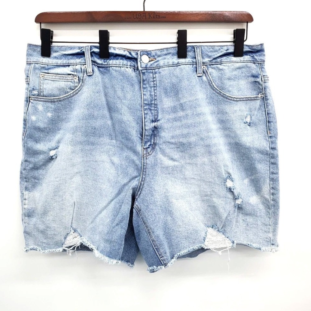Terra & Sky Light Wash Distressed Denim Shorts Raw Hem High Rise 22W Plus Size‎